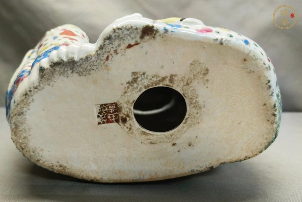 古玩陶瓷五子鬧佛粉彩塑像真品鑒賞圖