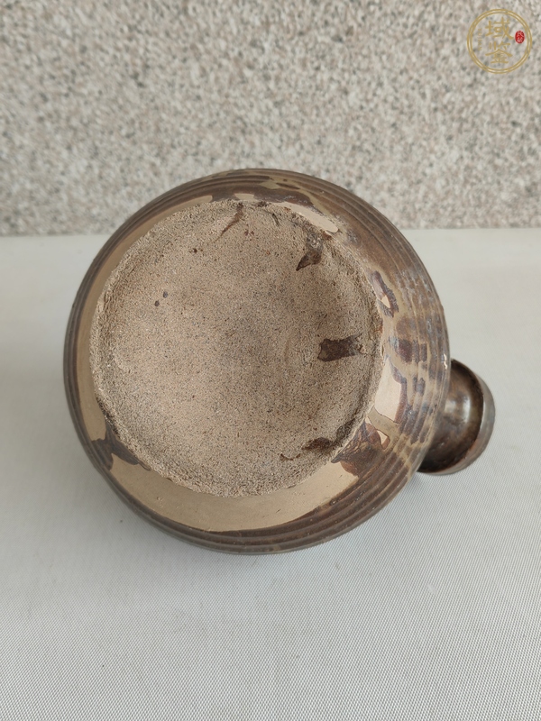 古玩陶瓷褐釉提梁壺真品鑒賞圖