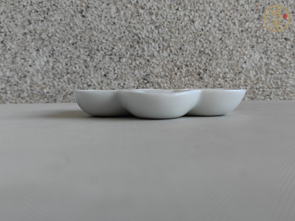 古玩陶瓷白釉調(diào)色盤真品鑒賞圖