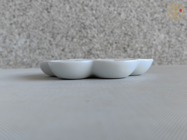 古玩陶瓷白釉調(diào)色盤真品鑒賞圖