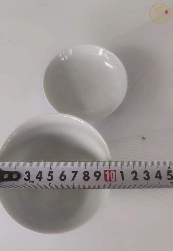 古玩陶瓷魚藻紋青花蓋碗真品鑒賞圖