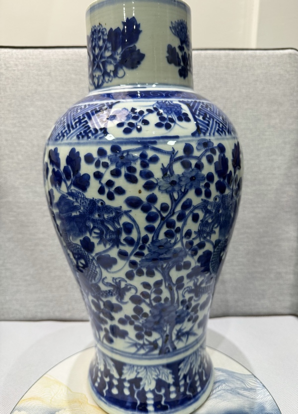 古玩轉賣花間龍紋雞腿瓶拍賣,當前價格1106元