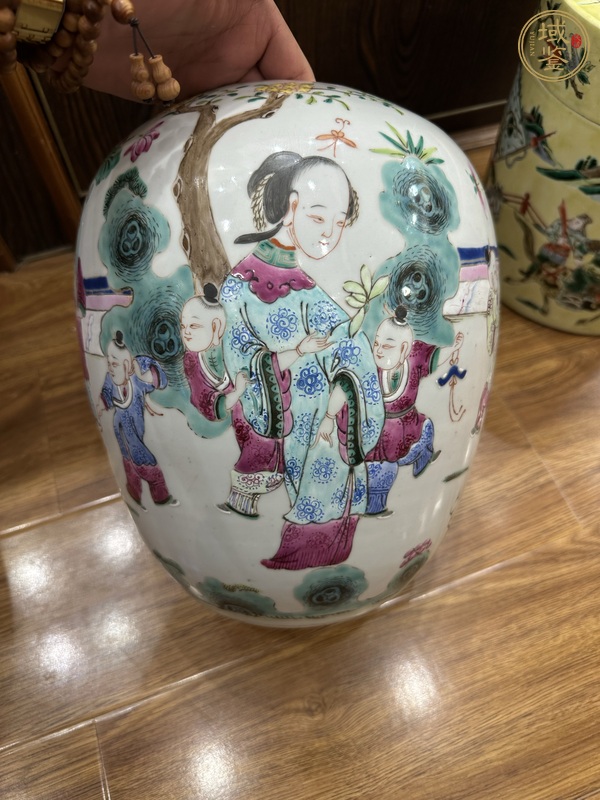 古玩陶瓷粉彩人物故事紋冬瓜罐真品鑒賞圖