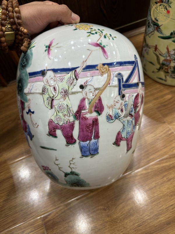 古玩陶瓷粉彩人物故事紋冬瓜罐真品鑒賞圖