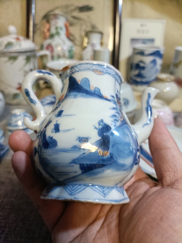 古玩陶瓷康熙青花礬紅山水人物紋茶壺拍賣，當前價格3888元