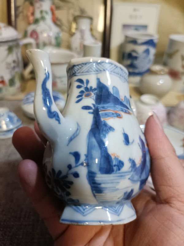 古玩陶瓷康熙青花礬紅山水人物紋茶壺拍賣,當前價格3888元