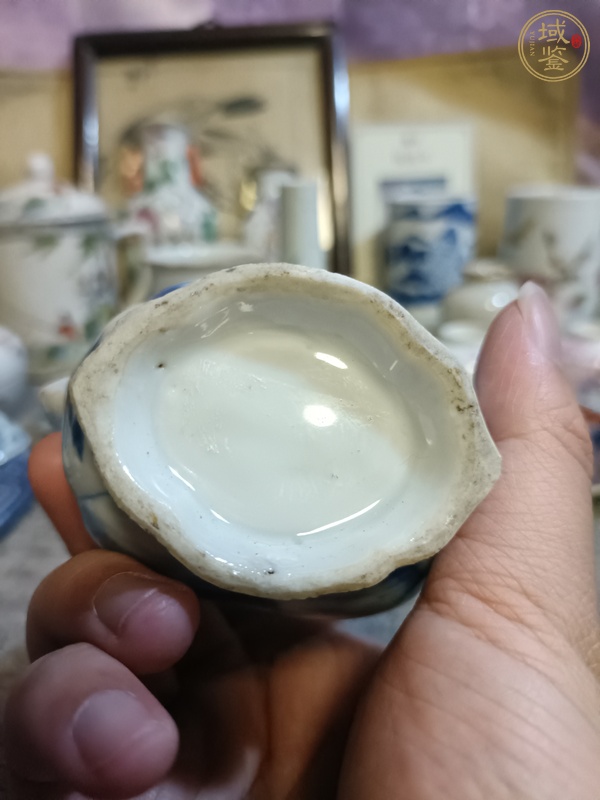 古玩陶瓷青花礬紅山水人物紋茶壺真品鑒賞圖