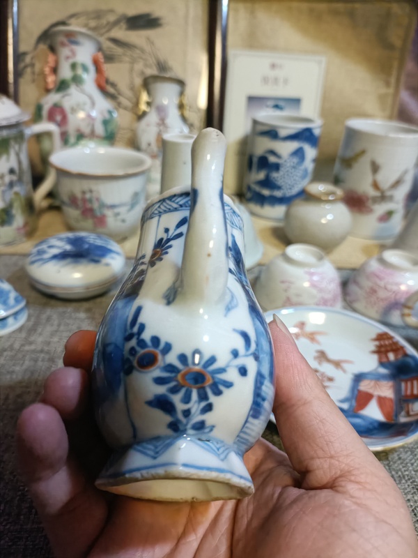 古玩陶瓷康熙青花礬紅山水人物紋茶壺拍賣,當前價格3888元
