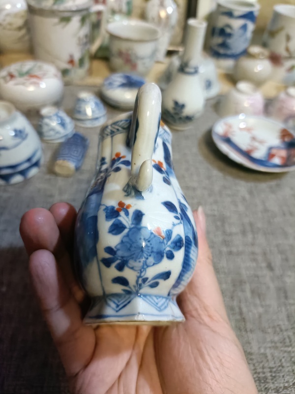 古玩陶瓷康熙青花礬紅山水人物紋茶壺拍賣,當前價格3888元