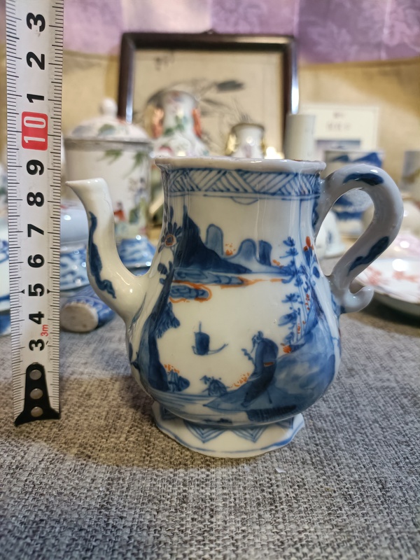 古玩陶瓷康熙青花礬紅山水人物紋茶壺拍賣,當前價格3888元
