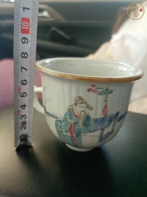 古玩陶瓷粉彩人物故事紋茶杯真品鑒賞圖