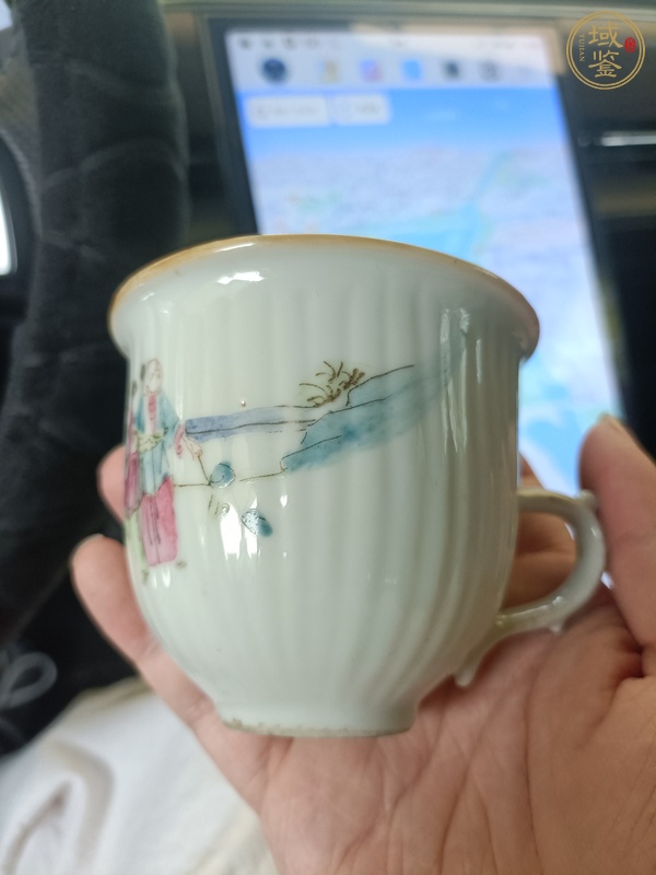 古玩陶瓷粉彩人物故事紋茶杯真品鑒賞圖