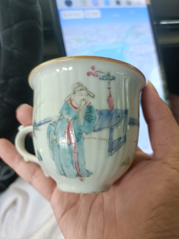 古玩轉(zhuǎn)賣晚清粉彩人物故事紋茶杯拍賣,當(dāng)前價(jià)格180元