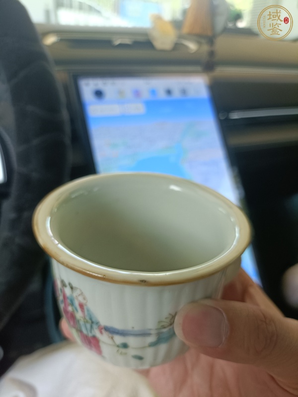 古玩陶瓷粉彩人物故事紋茶杯真品鑒賞圖