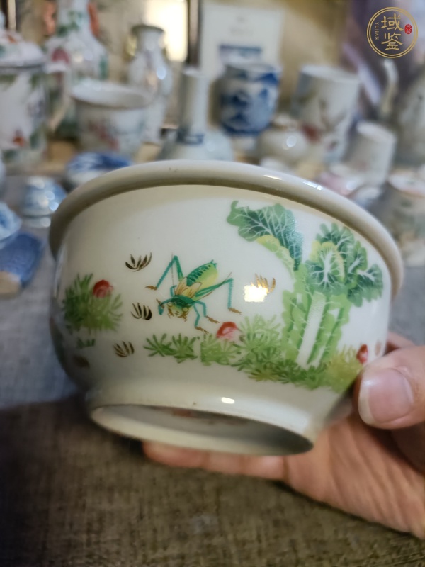 古玩陶瓷粉彩白菜蟈蟈圖蓋罐真品鑒賞圖