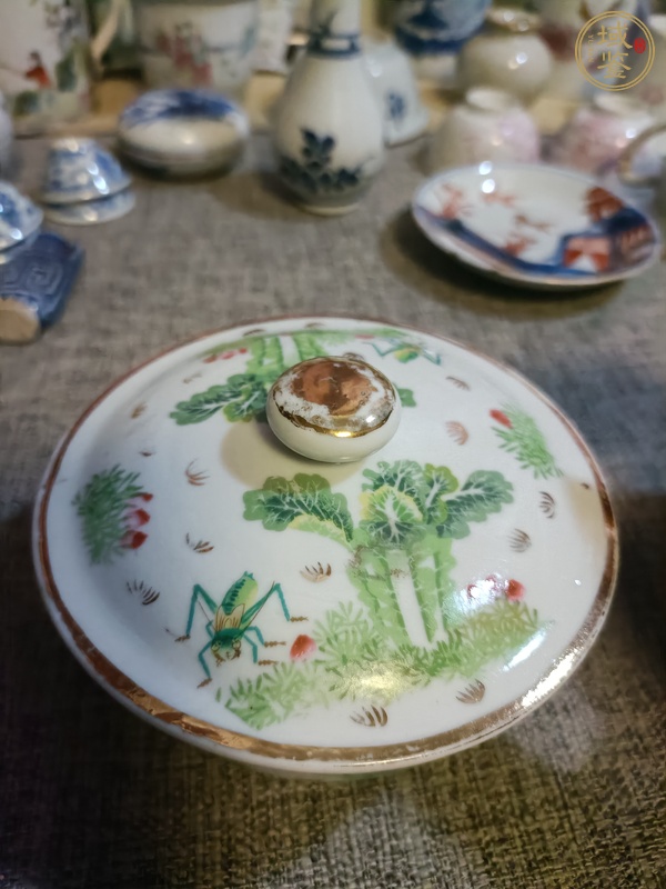古玩陶瓷粉彩白菜蟈蟈圖蓋罐真品鑒賞圖