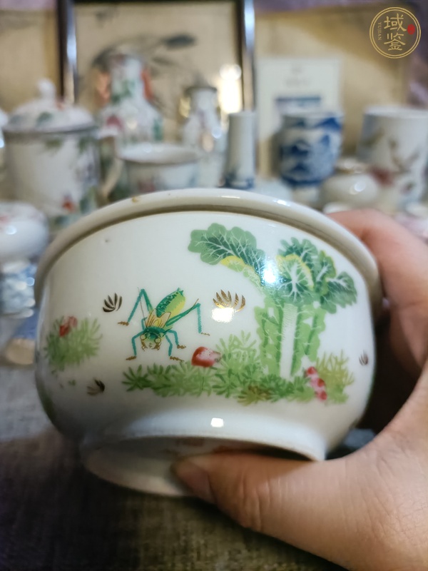 古玩陶瓷粉彩白菜蟈蟈圖蓋罐真品鑒賞圖