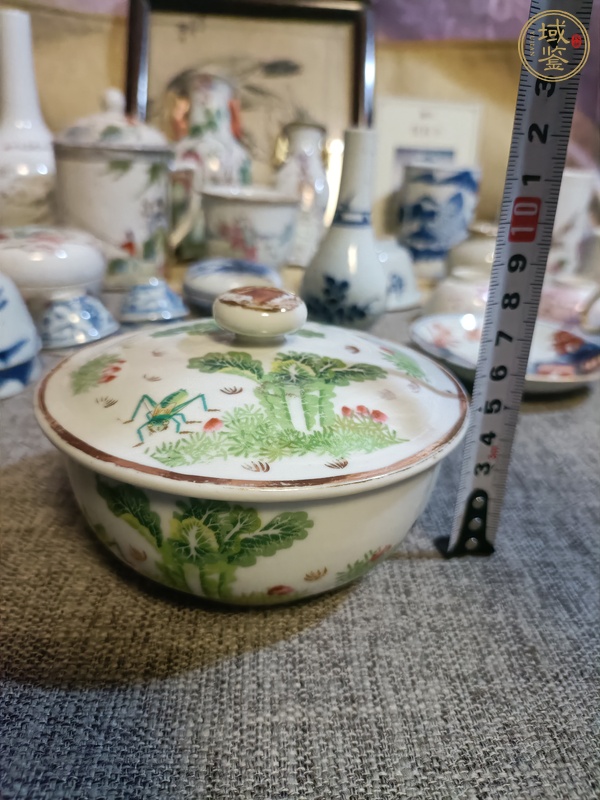 古玩陶瓷粉彩白菜蟈蟈圖蓋罐真品鑒賞圖