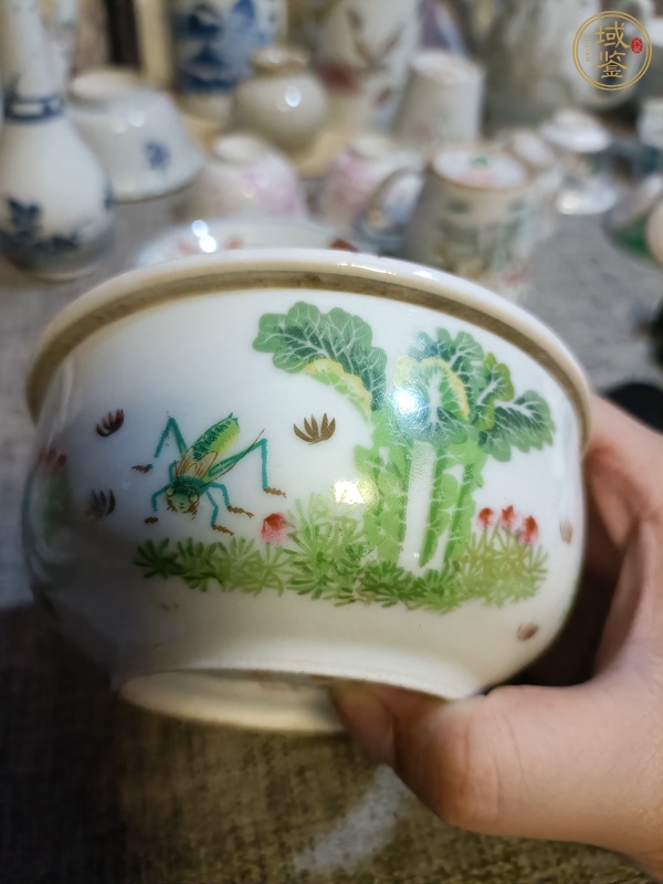 古玩陶瓷粉彩白菜蟈蟈圖蓋罐真品鑒賞圖