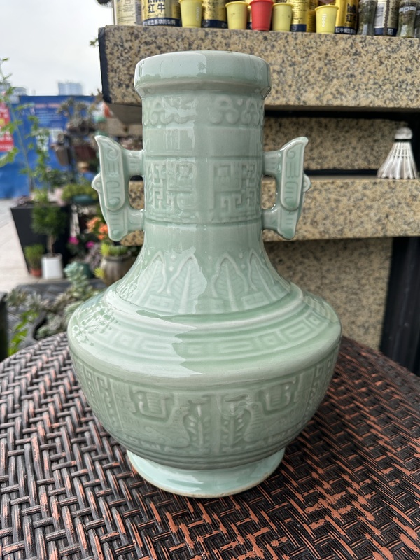 古玩轉(zhuǎn)賣青釉瓶拍賣，當(dāng)前價格0元