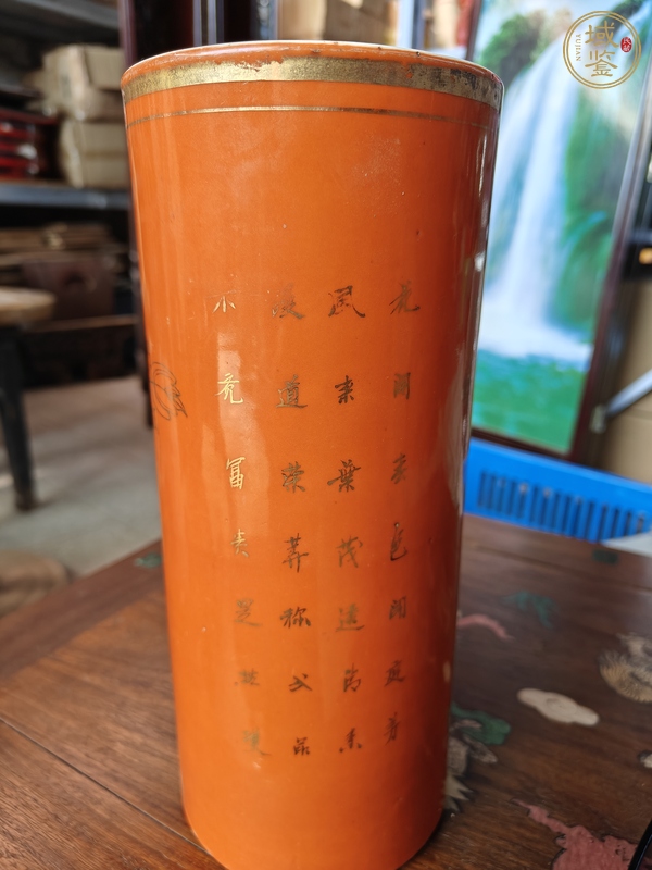 古玩陶瓷珊瑚紅描金花卉紋帽筒真品鑒賞圖