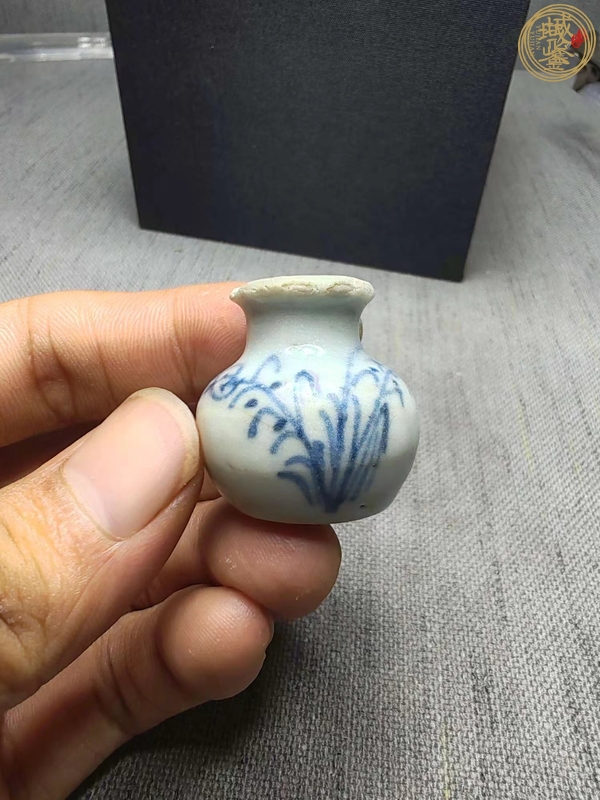 古玩陶瓷晚明青花小石榴尊真品鑒賞圖