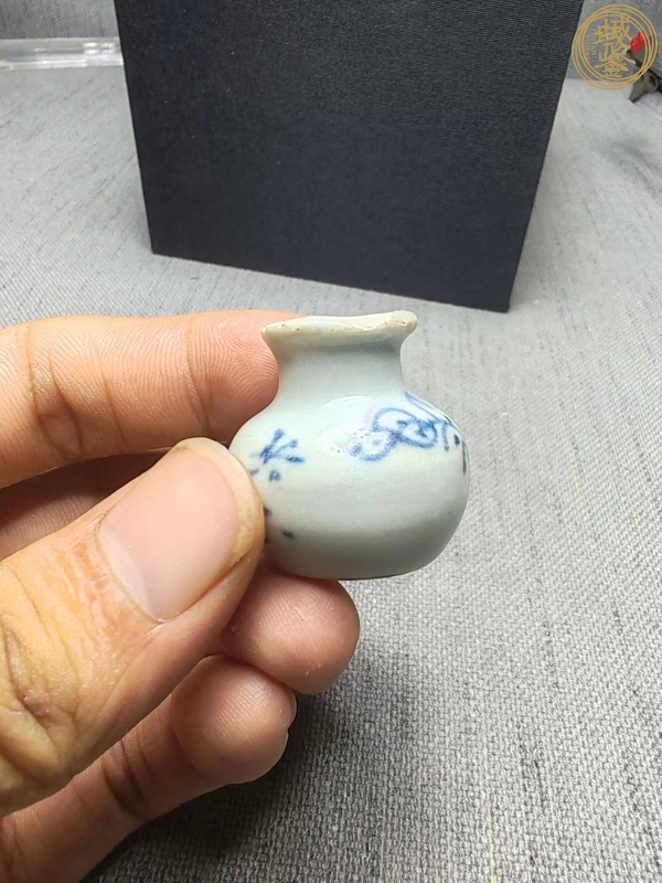 古玩陶瓷晚明青花小石榴尊真品鑒賞圖
