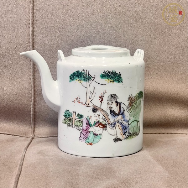 古玩陶瓷油粉彩人物故事紋茶壺真品鑒賞圖