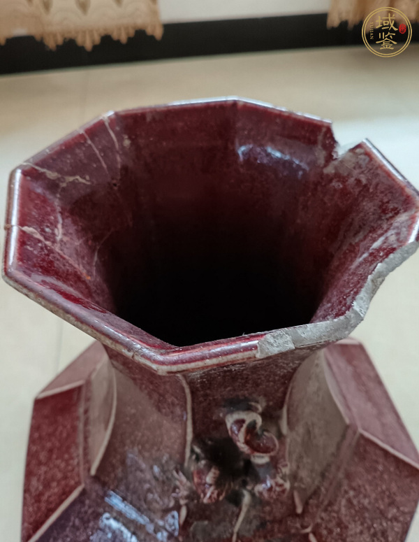 古玩陶瓷紅釉八方瓶真品鑒賞圖
