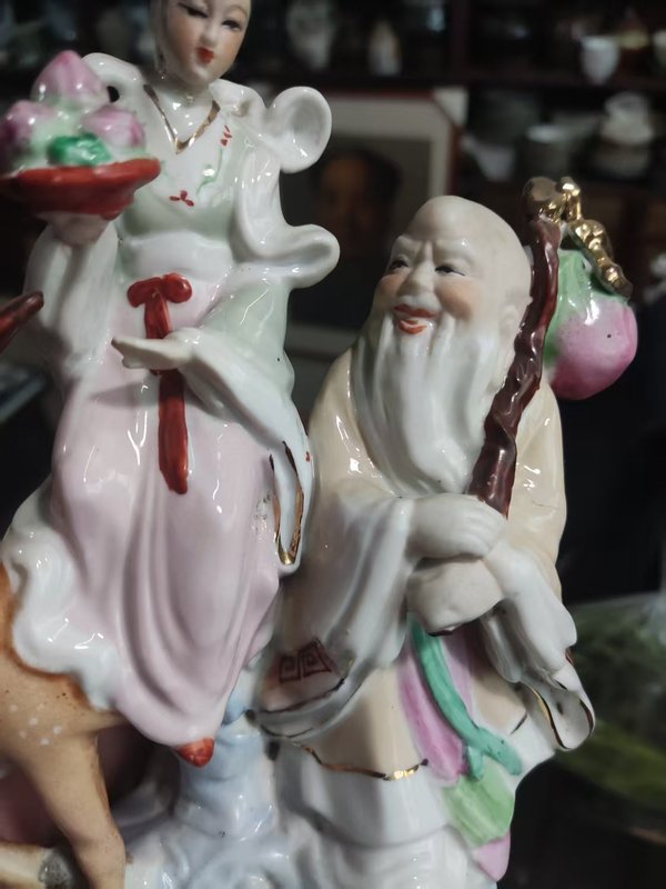古玩陶瓷麻姑獻(xiàn)壽圖塑像拍賣，當(dāng)前價(jià)格10元