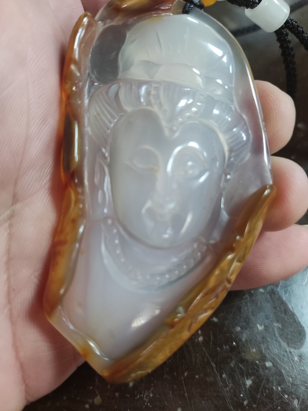 古玩玉器帶皮巧雕瑪瑙雕“觀音”掛件拍賣，當(dāng)前價(jià)格698元