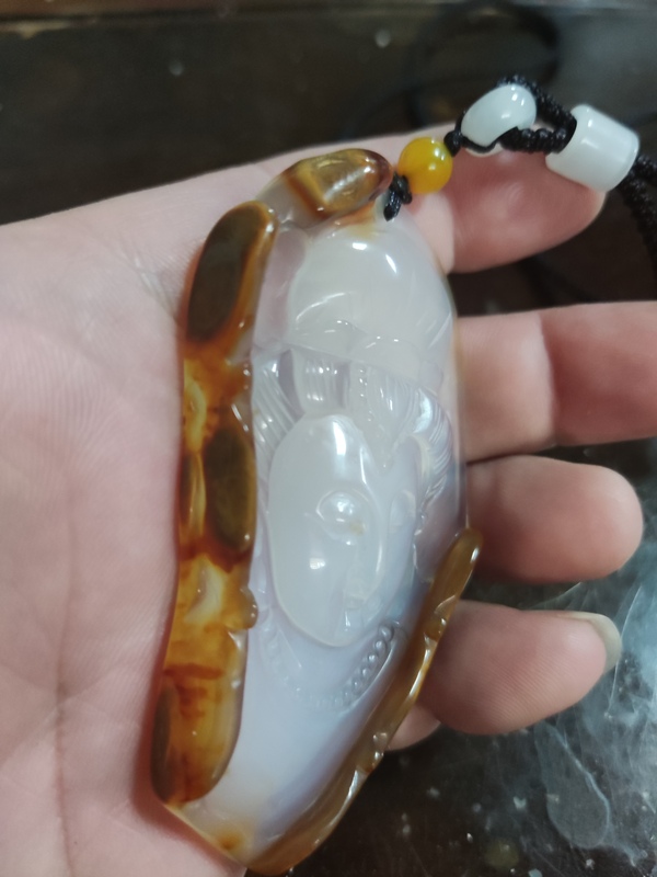 古玩玉器帶皮巧雕瑪瑙雕“觀音”掛件拍賣，當(dāng)前價(jià)格698元