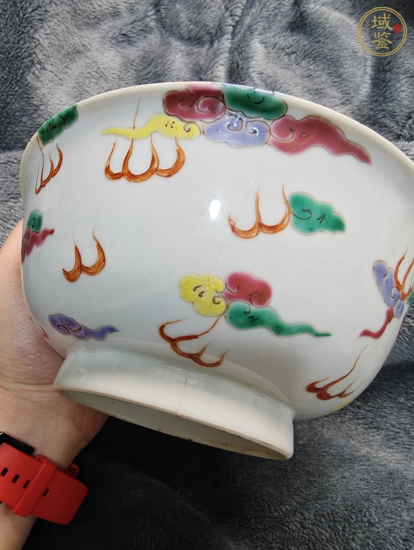 古玩陶瓷粉彩過(guò)墻龍紋碗真品鑒賞圖