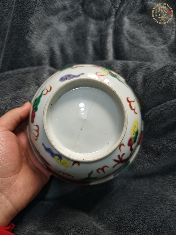 古玩陶瓷粉彩過(guò)墻龍紋碗真品鑒賞圖