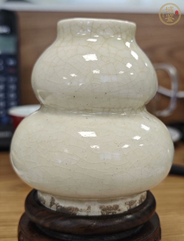 古玩陶瓷白釉開片紋葫蘆瓶真品鑒賞圖