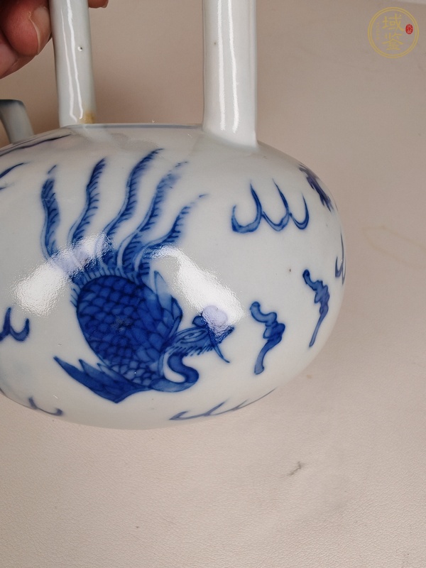 古玩陶瓷晚清青花提梁壺真品鑒賞圖