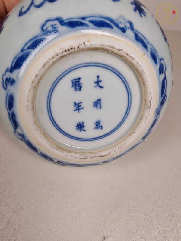 古玩陶瓷晚清青花提梁壺真品鑒賞圖