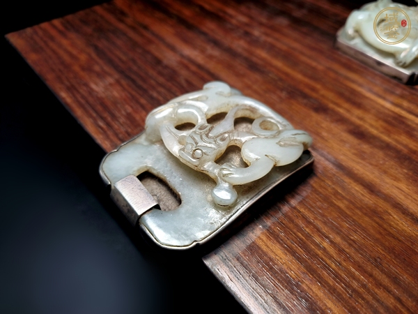 古玩玉器和田玉雕“龍紋帶扣”真品鑒賞圖