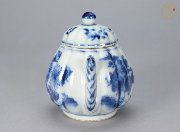 古玩陶瓷青花壺真品鑒賞圖
