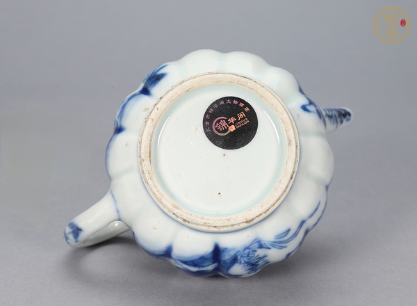 古玩陶瓷青花壺真品鑒賞圖