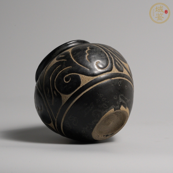 古玩陶瓷元代磁州窯黑釉剔花罐真品鑒賞圖