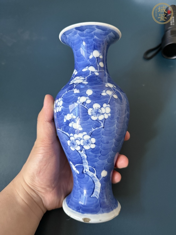 古玩青花留白冰梅紋觀音瓶真品鑒賞圖