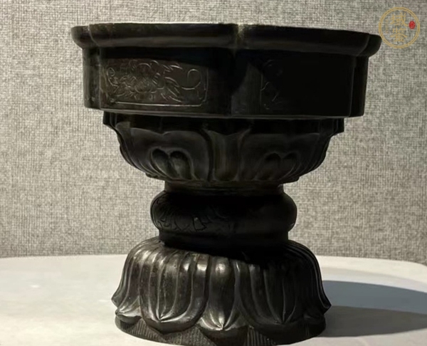 古玩銅底座真品鑒賞圖