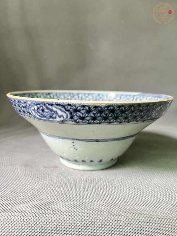 古玩陶瓷青花花卉紋折腰碗真品鑒賞圖
