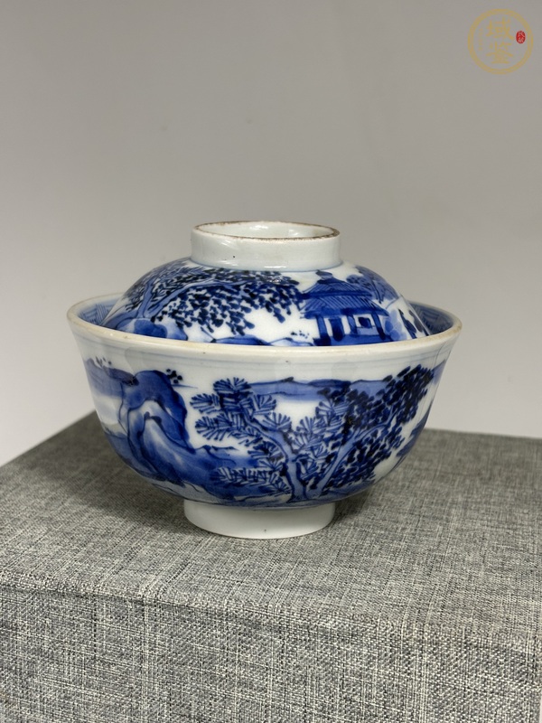 古玩樓臺亭閣山水紋青花蓋碗真品鑒賞圖