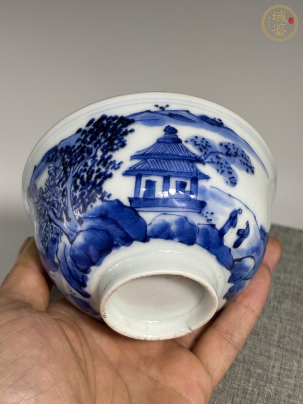 古玩陶瓷樓臺(tái)亭閣山水紋青花蓋碗真品鑒賞圖