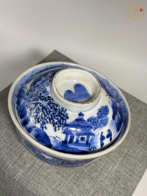 古玩陶瓷樓臺(tái)亭閣山水紋青花蓋碗真品鑒賞圖