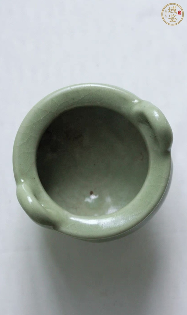 古玩陶瓷龍泉青瓷雙耳三足爐真品鑒賞圖