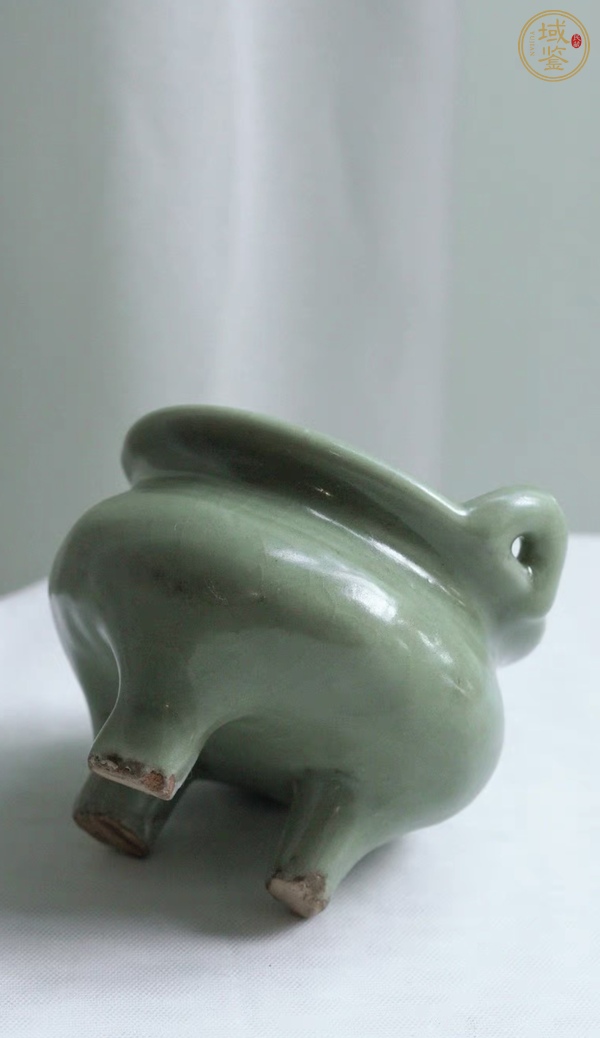 古玩陶瓷龍泉青瓷雙耳三足爐真品鑒賞圖