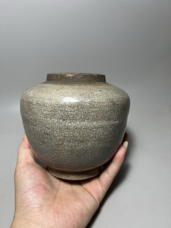 古玩陶瓷明代哥釉罐拍賣，當前價格650元